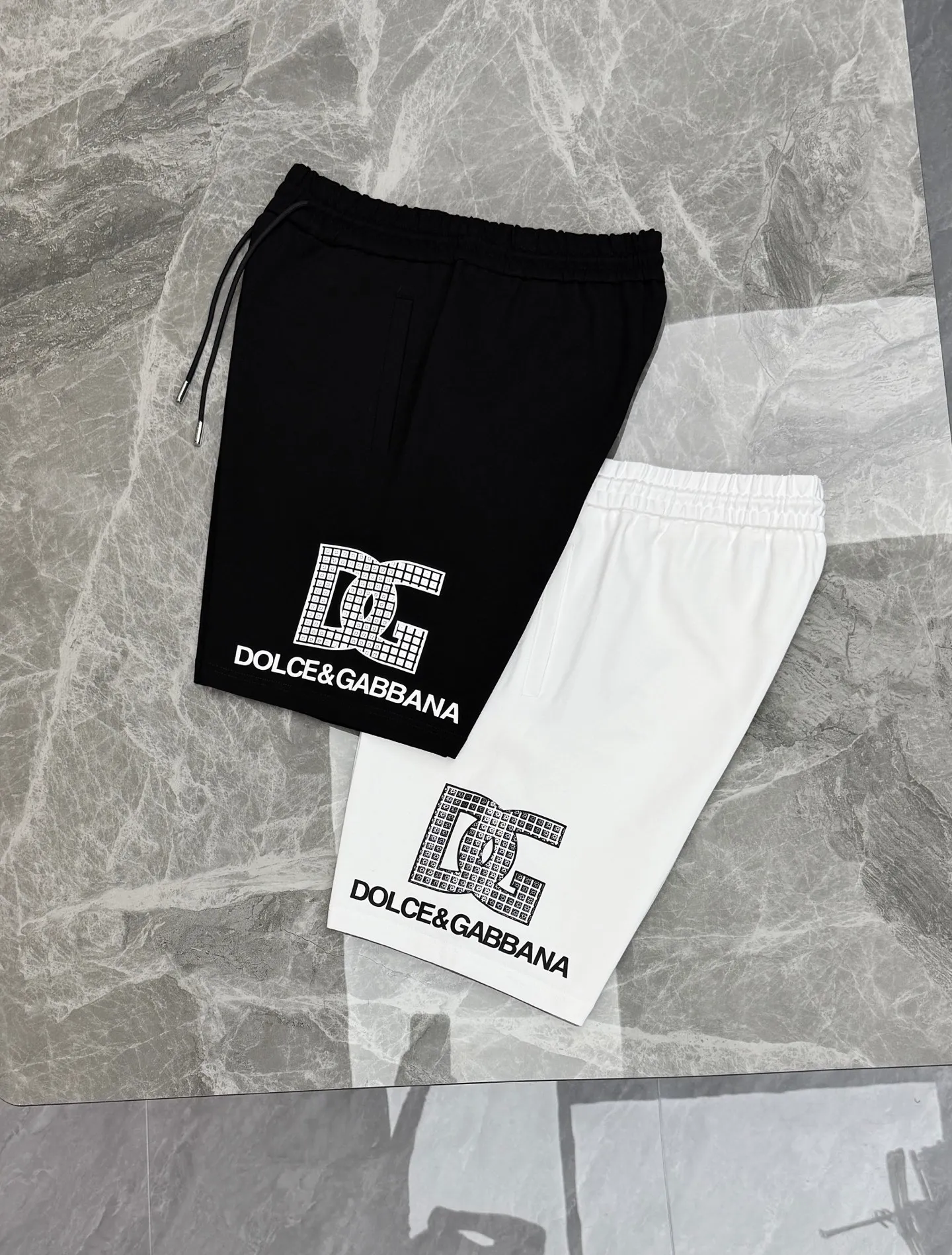 180。 190 ⚜️ DOLCE&GABBANA DG 🩳 T ❤️ Premium ， ， Breathable， ， 、 ， ， 。 ， DOLCE&GABBANA DG ，Retro ， ； ， ， 。Classic ， ； ， ， ； + ， 。Classic / ， ， 。 ！Sizes：M-3XL/29-36 ❗️（S 4XL ）175/145 L